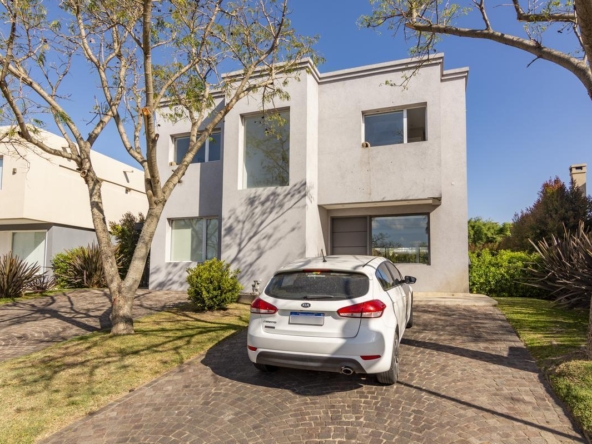 Casa de Estilo Moderno en Barrio Los Lagos en venta en Los Lagos, Nordelta - Imagen 1