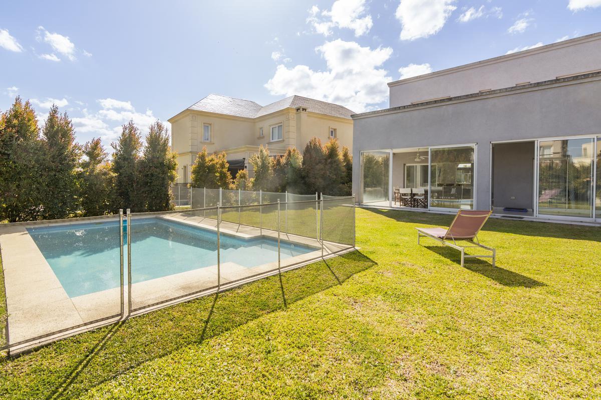 Casa de Estilo Moderno en Barrio Los Lagos en venta en Los Lagos, Nordelta - Imagen 3