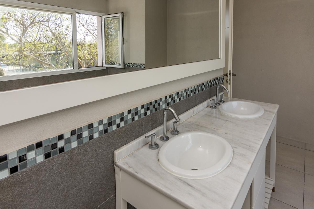 Casa de Estilo Moderno en Barrio Los Lagos en venta en Los Lagos, Nordelta - Imagen 26